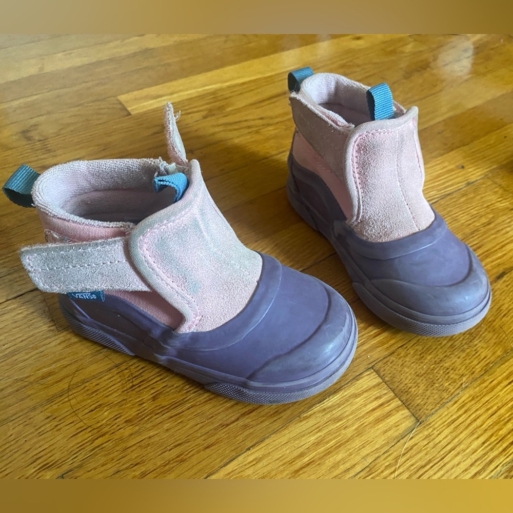 Vans Kids MET winter Boots in Pink and Purple